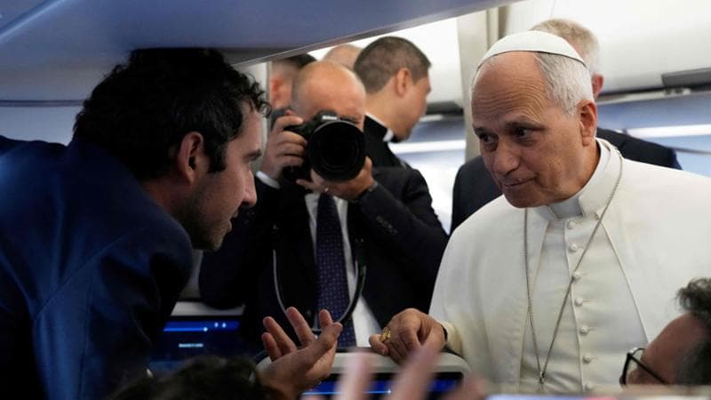 Papa Leone ai giornalisti dopo il blocco di Trump alla Casa Bianca: “Qui siete tutti benvenuti”