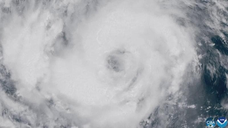 La tempesta tropicale Nolo si trasforma in uragano: le immagini dal satellite in timelapse