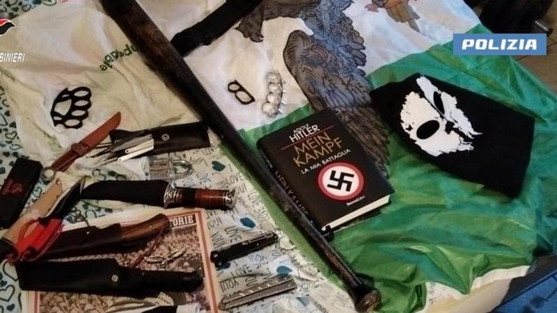 Esaltavano suprematisti e proponevano attentati, perquisiti quattordici minori
