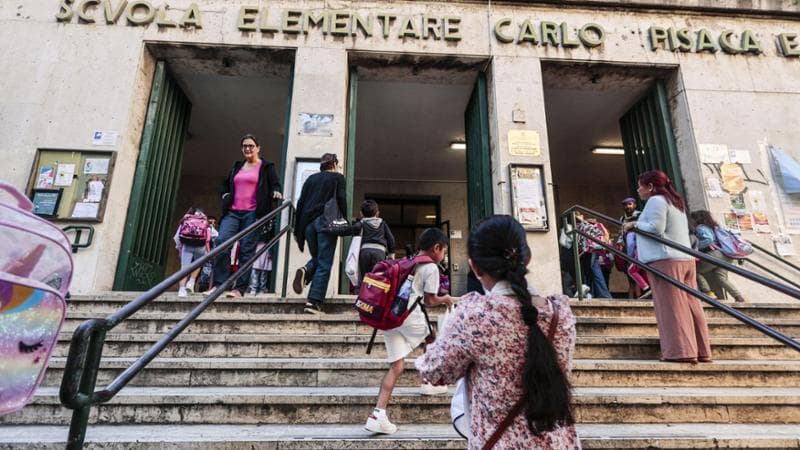 Le lezioni di italiano un miraggio per i genitori: “Già 30mila in attesa”