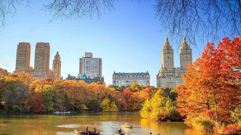 Viaggiare in autunno: da New York al Marocco, il mondo fuori stagione diventa più facile