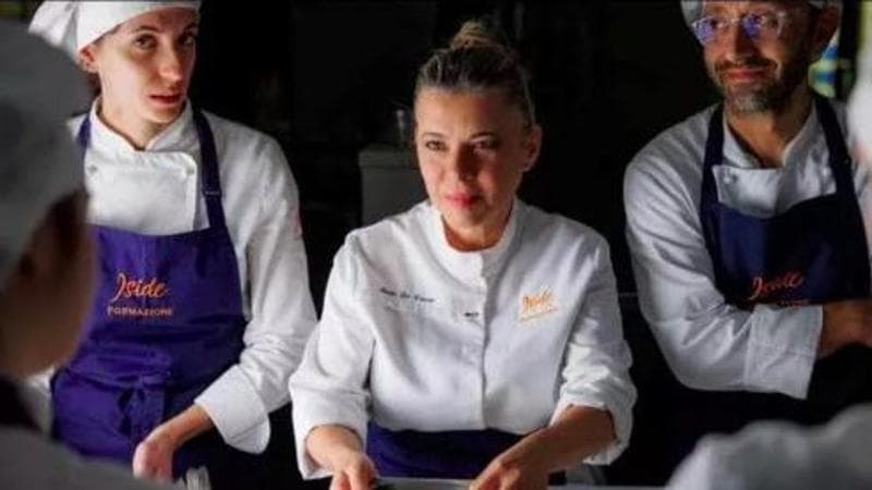 E la chef con la stella sale in cattedra e dà lezioni di cucina