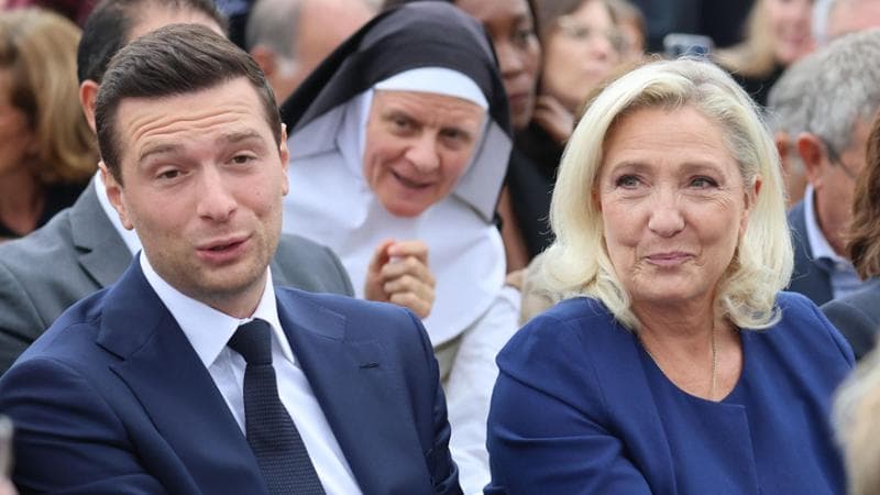 Papa Leone in Francia, alla messa in piazza a Parigi tutti (o quasi) gli aspiranti presidenti