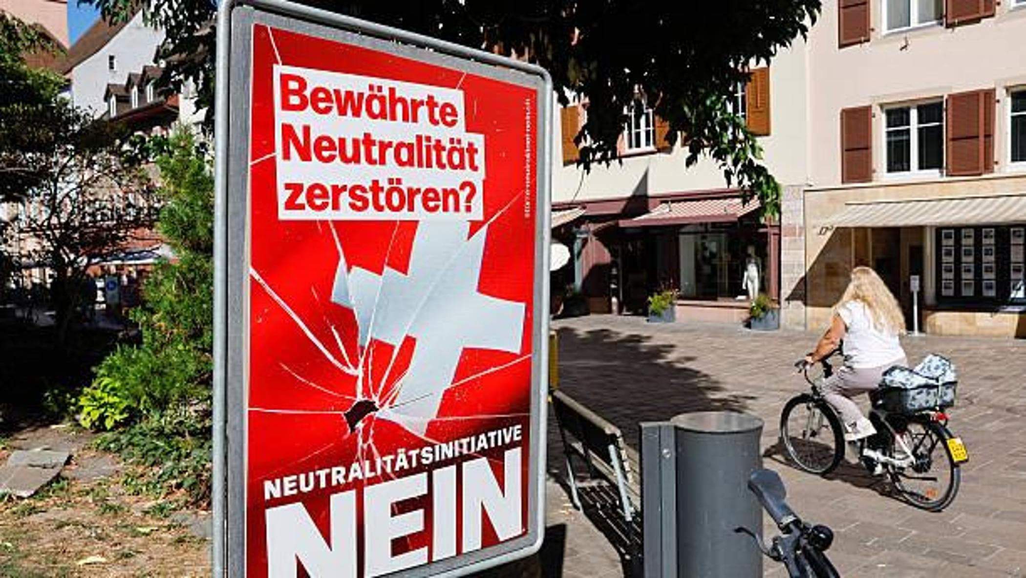 svizzera schiaffo alla destra al referendum sulla neutralit224 bocciata la stretta con il 688 dei no da Repubblica.it svizzera schiaffo alla destra al referendum sulla neutralit224 bocciata la stretta con il 688 dei no
