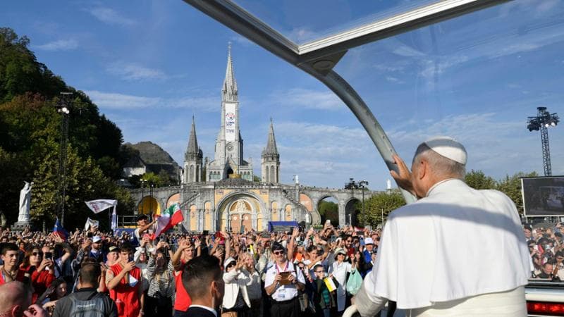Anteprima: Il Papa riceve le vittime degli abusi dei preti: “Piaga dolorosa, il mio impegno che non…