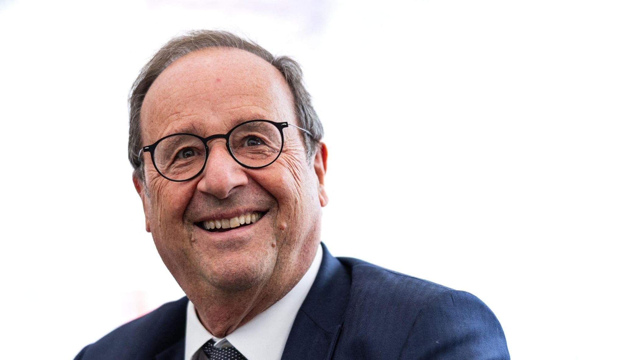 François Hollande: “Attenti, Le Pen vuole smantellare l’Europa. Uniamoci per batterla”