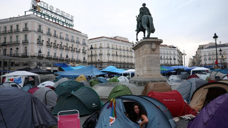 Spagna, gli “indignados” son tornati: tende contro la crisi abitativa e per il decreto Maricarmen