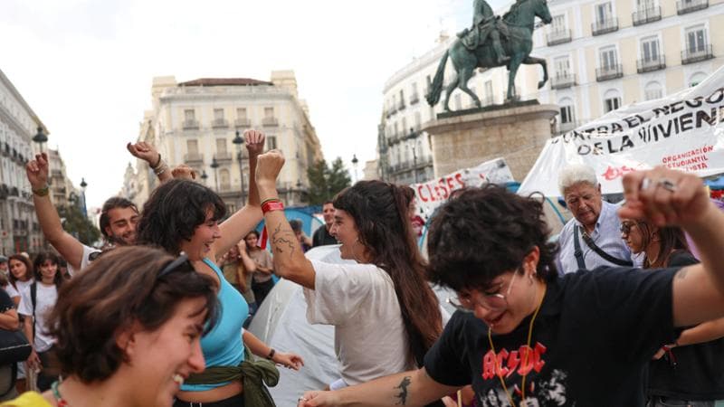 Spagna, prima vittoria degli Indignados: Maricarmen torna a casa e sfratti sospesi fino al 2030 171822538 38003fb6 df4d 407a 9140 ff94ddfd0fcb