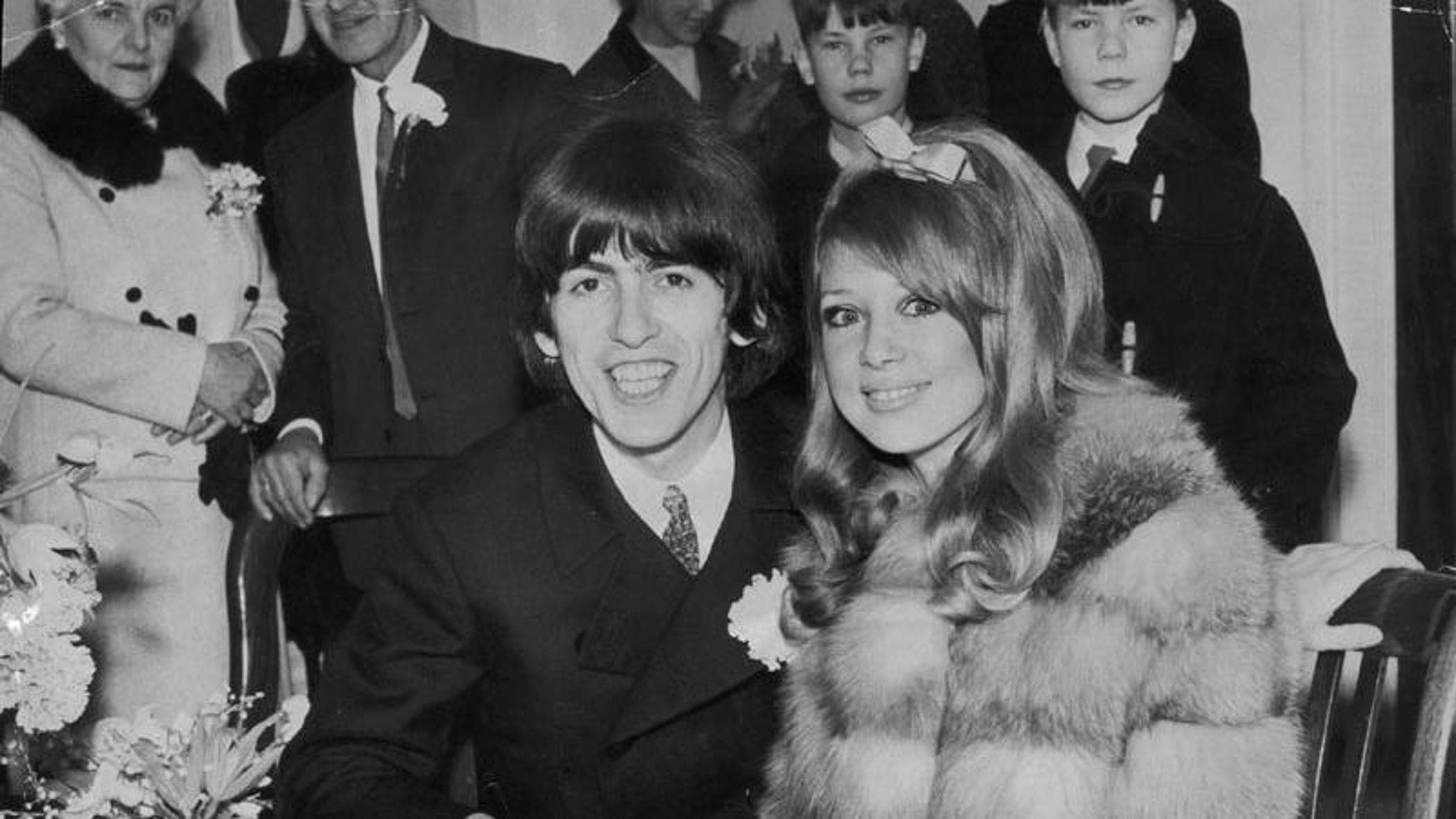Pattie Boyd, George Harrison ed Eric Clapton: la storia del triangolo amoroso più famoso del rock