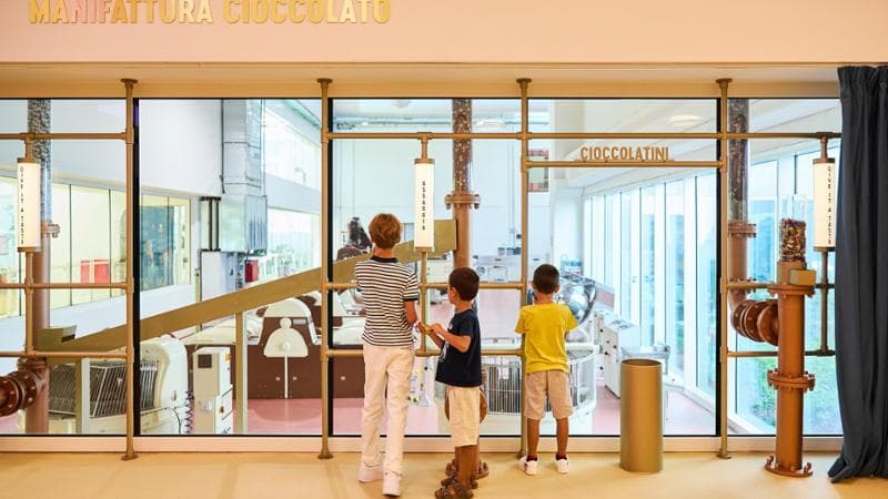 Dai macchinari d’epoca ai laboratori, tour nella fabbrica di caramelle che diventa museo