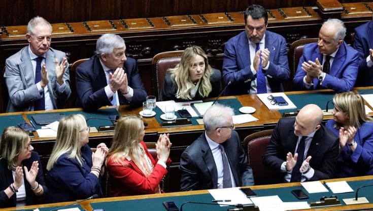 Il governo schiaccia le Camere: scrive il 95% dei testi di legge. E con il Melonellum può peggiorare