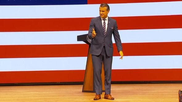 Hegseth: “Non siamo più il dipartimento woke: niente ciccioni, trans e smidollati. Solo guerrieri”