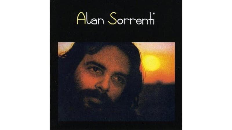 Nel 1974 Alan Sorrenti pubblicò il suo terzo lavoro, intitolato con il suo nome, che conteneva anche la sua versione del classico napoletano Dicitencello vuje