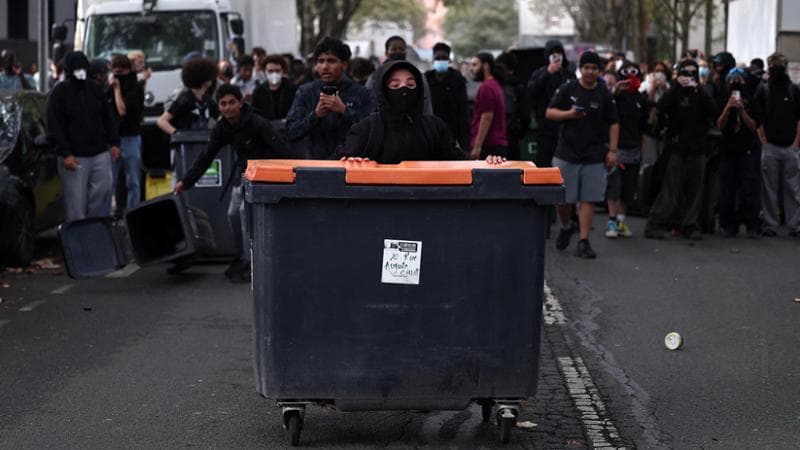 Francia, tensione alle proteste degli studenti: “Un preside cosparso di benzina a Marsiglia”_2026-10-01T090936Z_1385313792_RC28UNAM5KZH_RTRMADP_3_FRANCE-PROTEST (1)