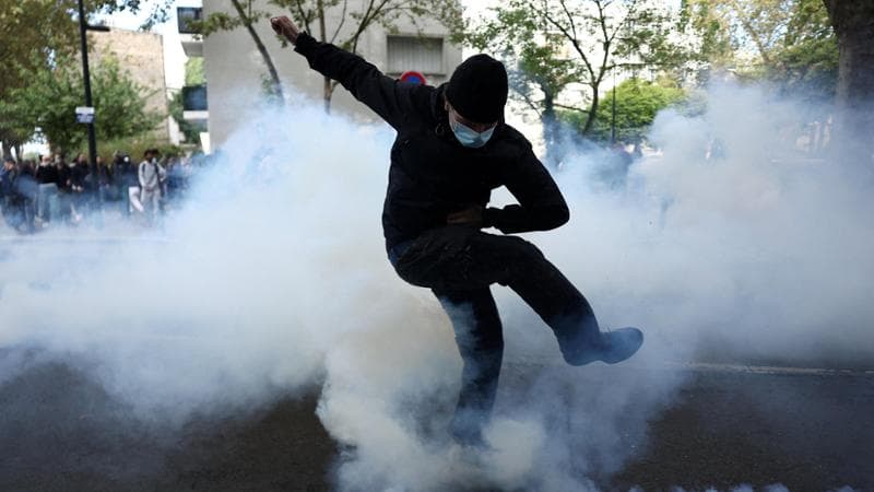 Saint Denis, il liceo dove è partita la rivolta degli studenti: “Qui più topi che insegnanti”