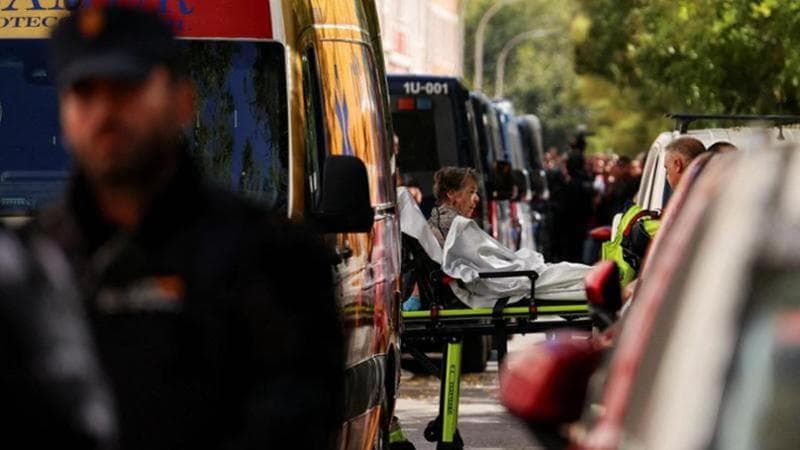 Maricarmen Abascal, 88 anni, sfrattata in barella dalla sua casa di Madrid
