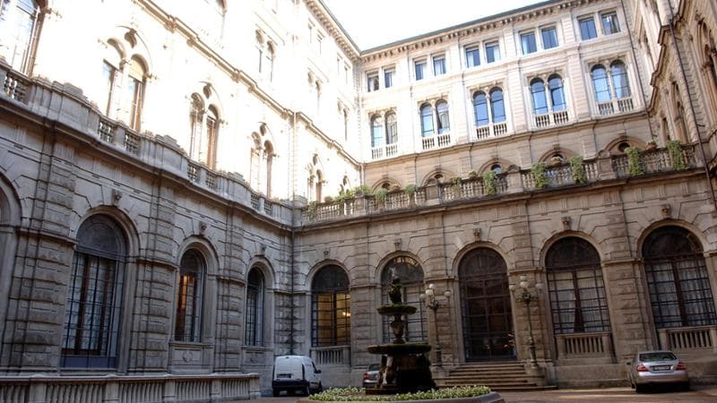 Intesa Sanpaolo aumenta offerta su Mps di €0,25: assemblea sarà "referendum"