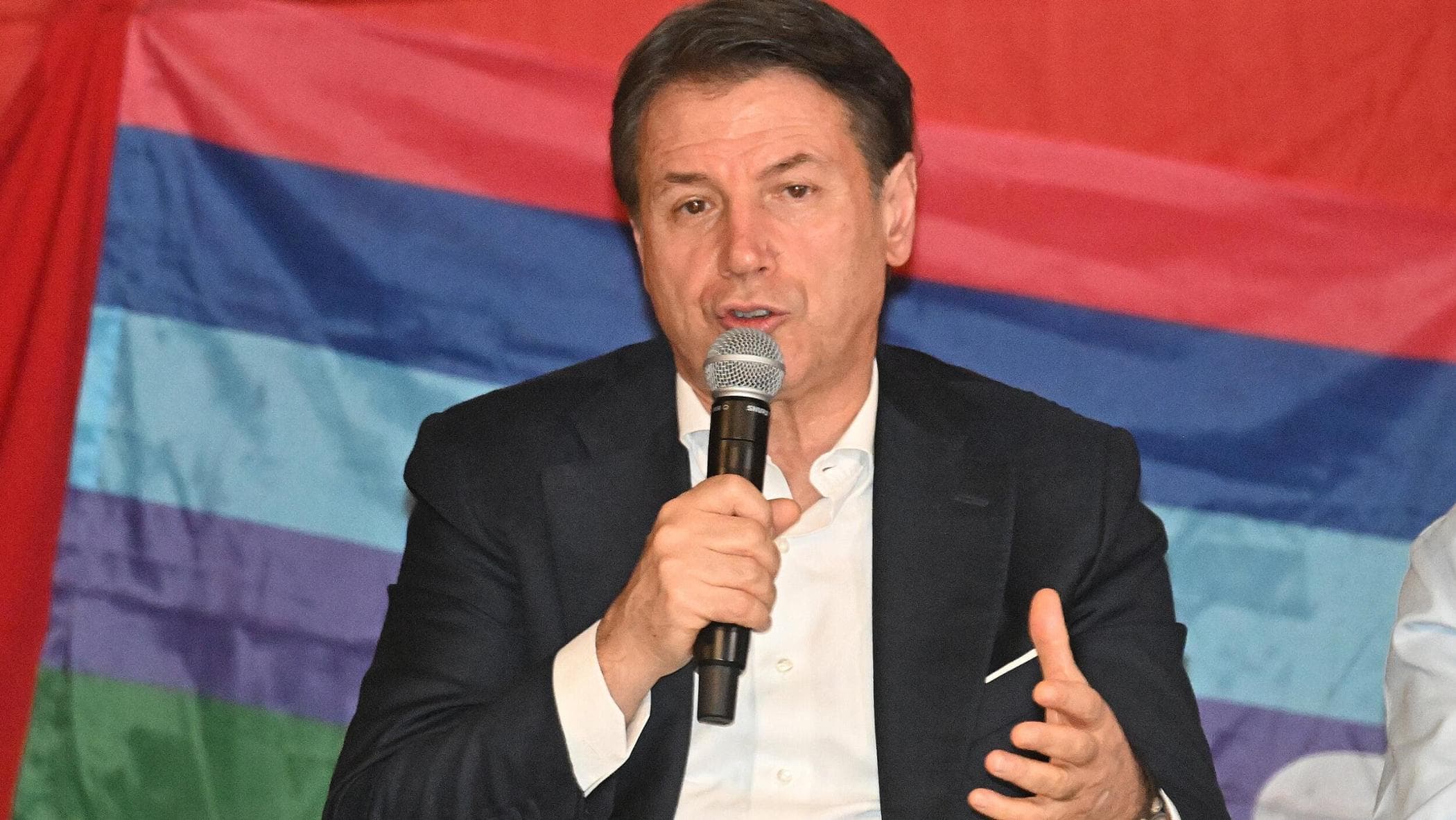 Conte: “Bisogna cambiare politica estera”. Di Battista: “Parte del M5S non voterebbe mai Schlein”