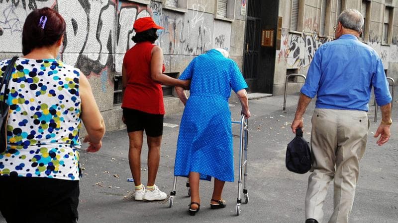 Colf e badanti, per le famiglie arriva la scadenza d’autunno: contributi, nuovi importi e bonus 2026