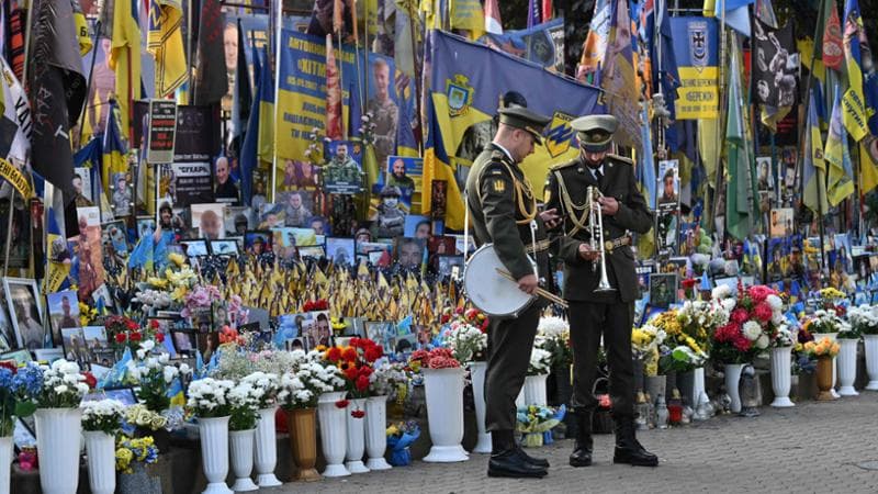 Kiev, 4 ottobre: il memoriale per i soldati caduti