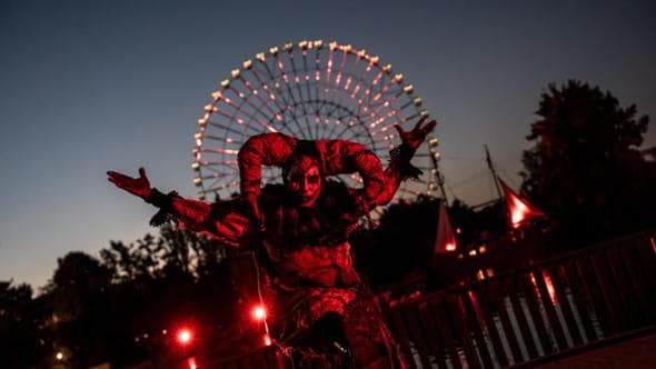 Horror house, scheletri e zucche giganti: le novità dei parchi divertimento per Halloween 2026