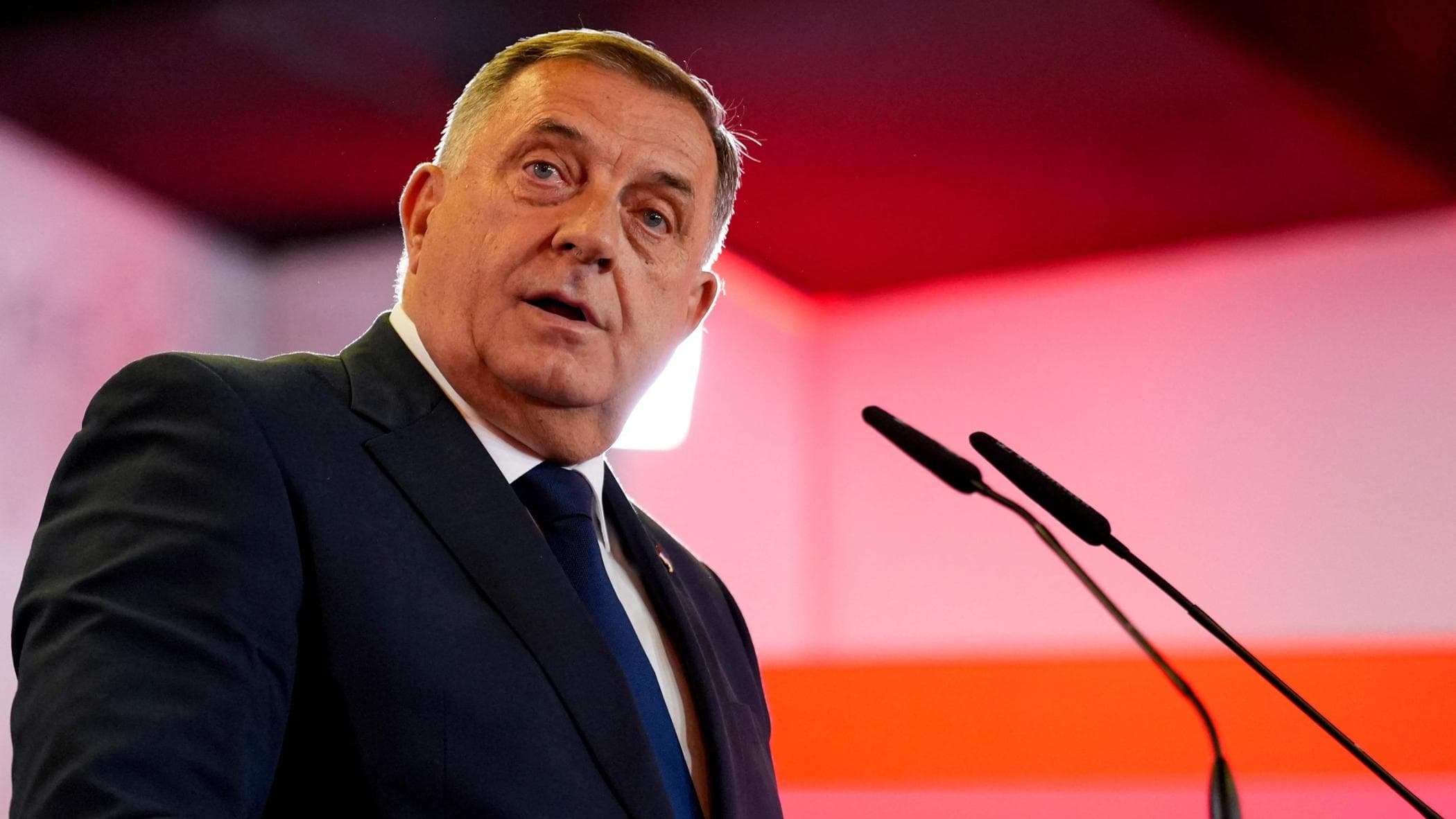 Elezioni in Bosnia, vincono i nazionalisti e i serbi ringraziano Trump. L’Ue sempre più lontana