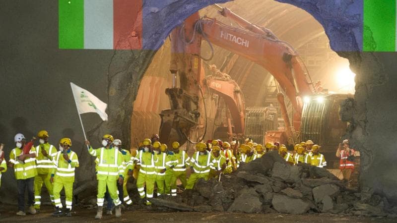 Autostrade, terminato lo scavo della galleria San Donato per l’ampliamento dell’A1