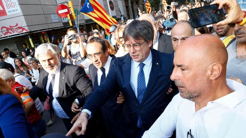 Spagna, revocato il mandato d’arresto per Puigdemont. Sánchez: “Approvati due nuovi decreti casa”