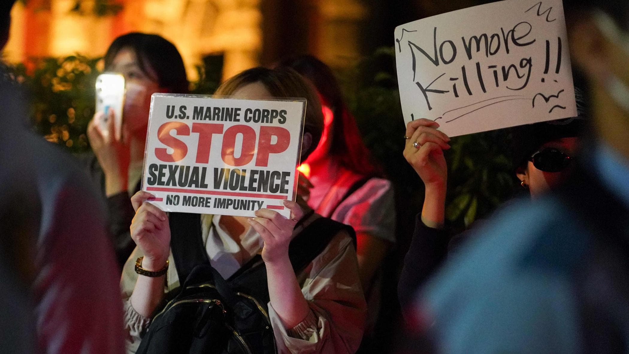 okinawa marine usa accusato di aver derubato e ucciso una donna coprifuoco nella base e stop alcol da Repubblica.it okinawa marine usa accusato di aver derubato e ucciso una donna coprifuoco nella base e stop alcol