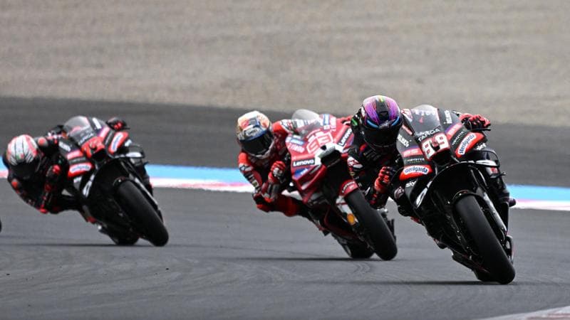 Martin, Marc Marquez e Bezzecchi durante il Gp del Giappone