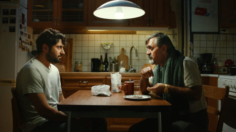 Mio zio Jens. I due protagonisti del film di Brwa Vahabpour: da sinistra, Akam (Peinam Azizpour) e lo zio (Hamza Agoshi)