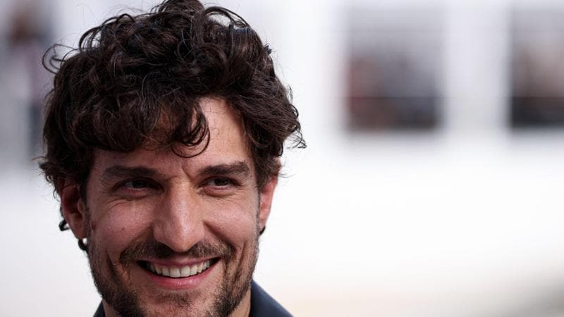 Louis Garrell sarà John Elkann nel film di Bellocchio su Marchionne con protagonista Favino