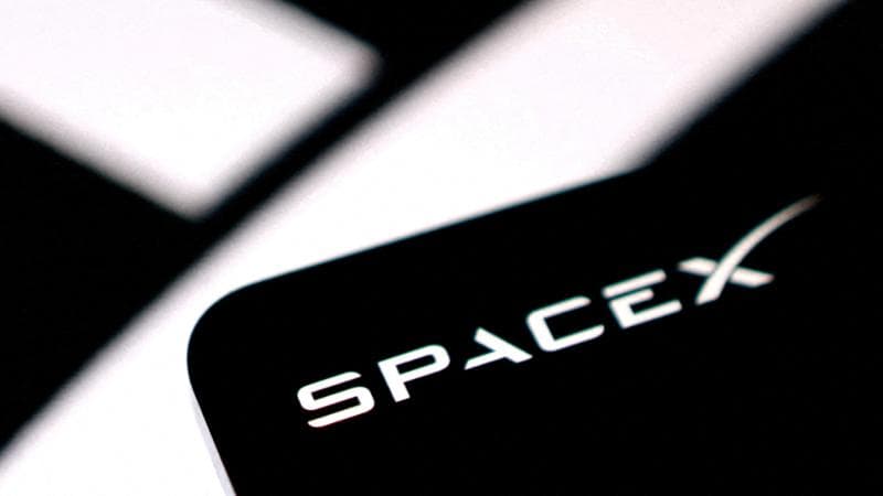 Musk fa sul serio sulla telefonia mobile: accordo da 8 miliardi di SpaceX per sfidare i big Usa