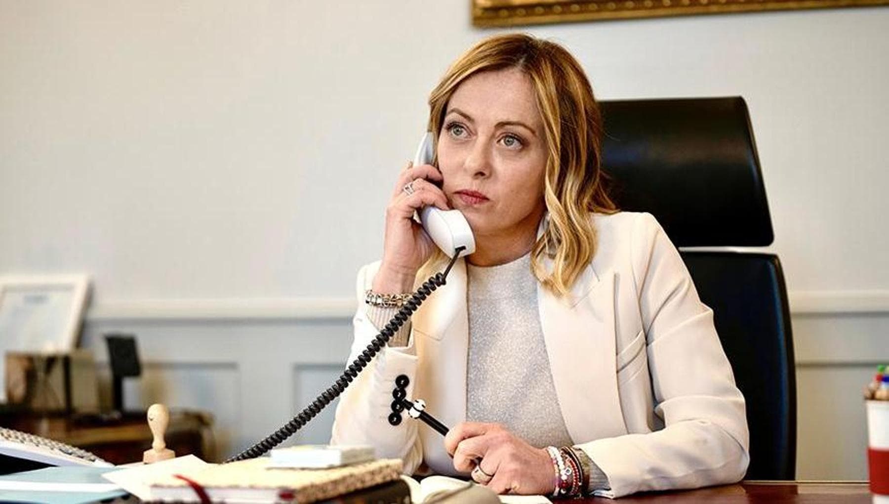 quelle telefonate ai manager che fanno sparire la strategia industriale da Repubblica.it quelle telefonate ai manager che fanno sparire la strategia industriale