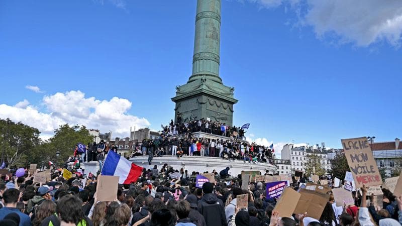 Francia, la sinistra sceglie il leader: cyberattacco rallenta le primarie