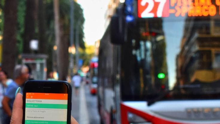 Trasporto pubblico, cambiano i bonus. Dal 2027 voucher per le famiglie fino a 20 mila euro di Isee