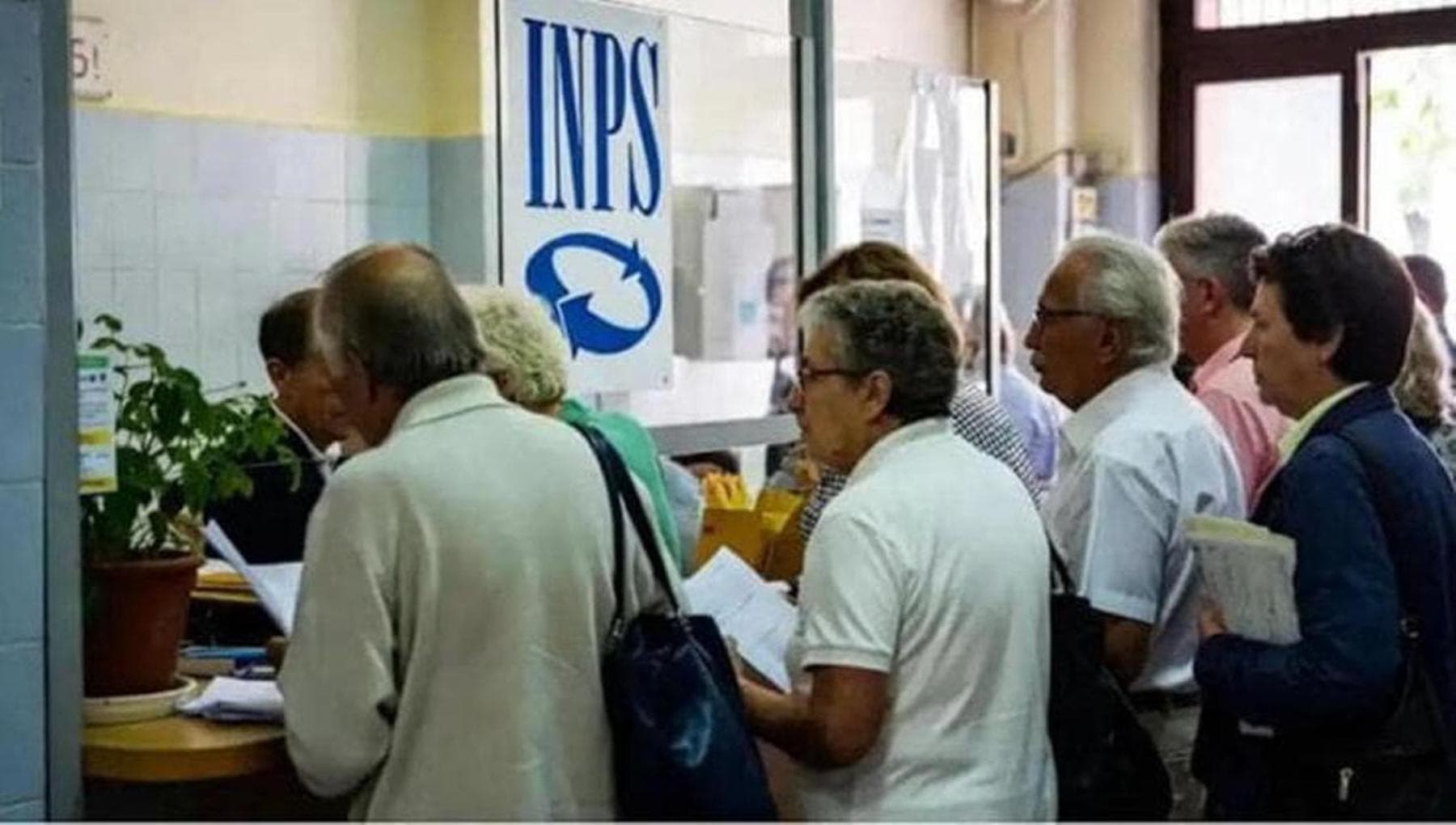 Manovra, caccia a 10 miliardi. Il governo guarda alle pensioni