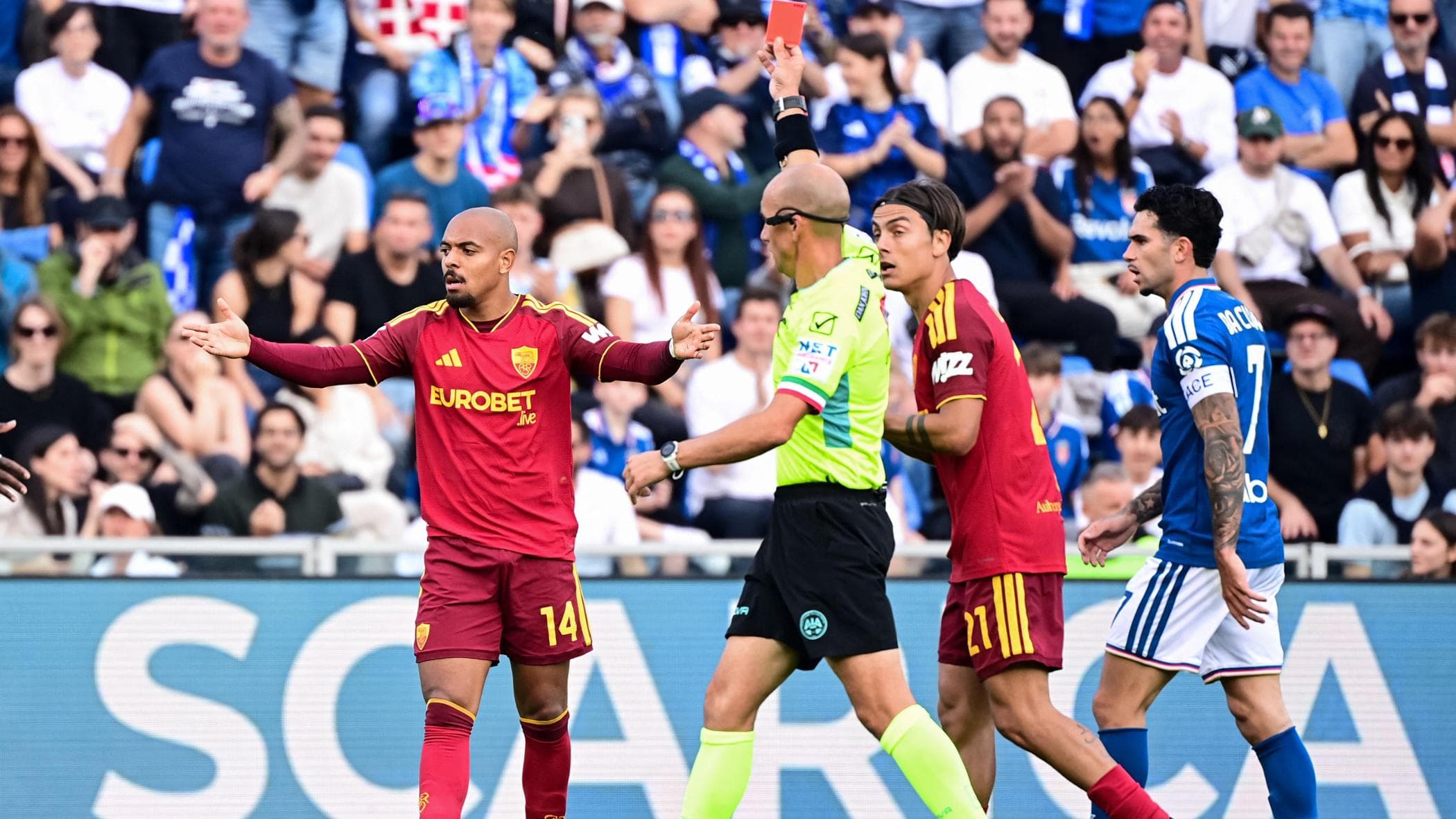malen espulso la roma resiste al como 0 0 232 il primo del campionato da Repubblica.it malen espulso la roma resiste al como 0 0 232 il primo del campionato