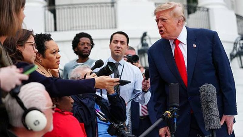 U.S., new attack by Trump against the press: five TV networks under investigation