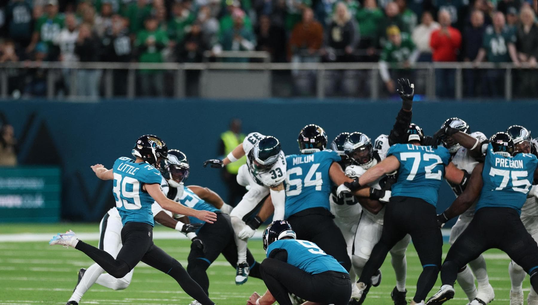 Jaguars Defeat Eagles 19-17 with 57-Yard Game-Winning Field Goal in London