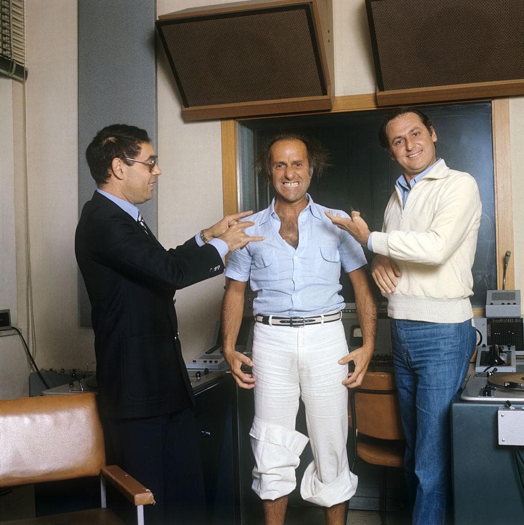 Bracardi, al centro, con Gianni Boncompagni e Renzo Arbore