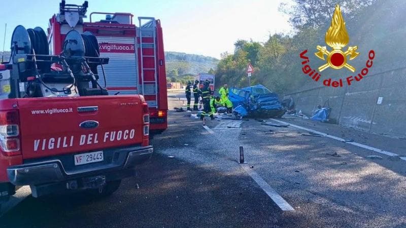 Perugia, morti i due giovani ricoverati dopo uno scontro tra auto e camion
