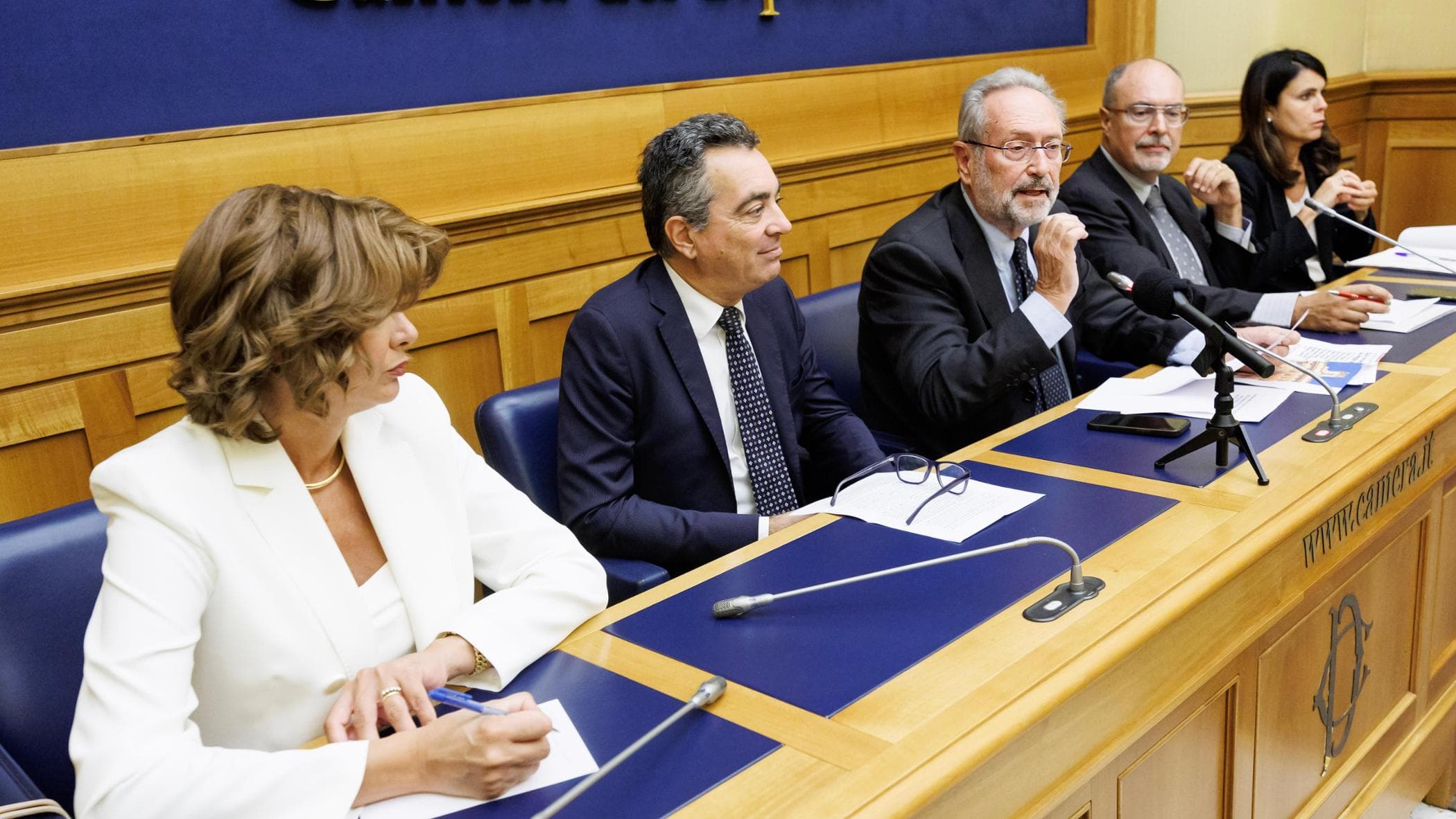 Melonellum alla Consulta, ecco i 6 punti del ricorso. In campo anche Prodi e Bersani
