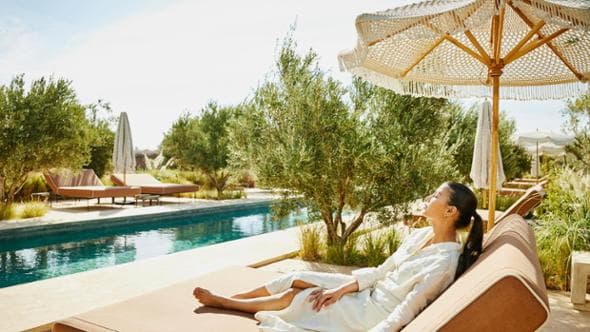 Viaggi, il settore turistico guarda all’IA per ridurre le frodi e semplificare le prenotazioni
