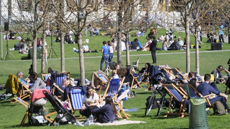 Previsioni meteo, anticiclone fino a sabato: da domenica piogge tra Nord-Ovest e Isole Maggiori