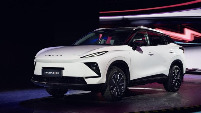 Omoda  &amp; Jaecoo, al Salone di Parigi il debutto europeo della 5 Next