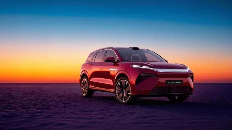 Byd lancia la Atto 8, la nuova ammiraglia e il pick-up ibrido Shark