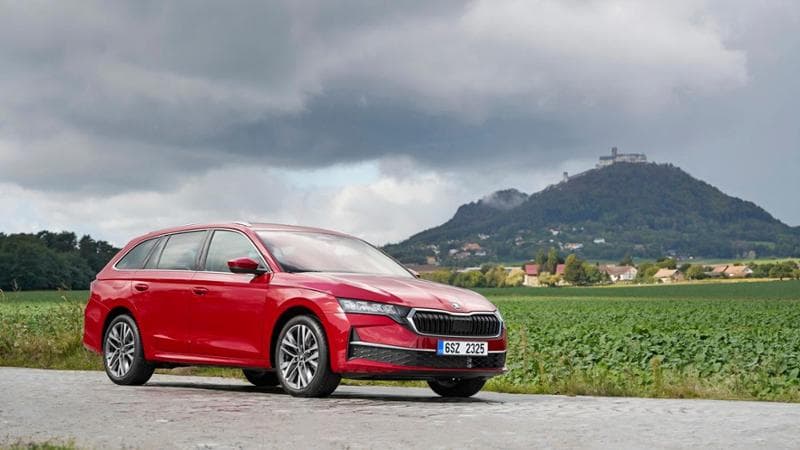 ​ Škoda Octavia, ora anche in versione Full Hybrid sia sulla berlina che sulla station wagon