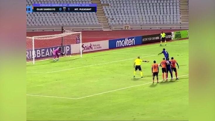 Calcio, il rigore è surreale: è il peggiore errore dal dischetto della storia?
