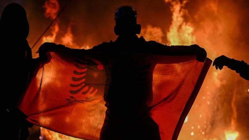 Albania, proteste in tutte le città. Gli studenti: “Rama dimettiti”, lui: “Agenti esterni”
